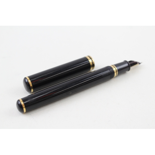 495 - Sheaffer Connaisseur Black Lacquer Cased Fountain Pen w/ 18ct Gold Nib WRITING