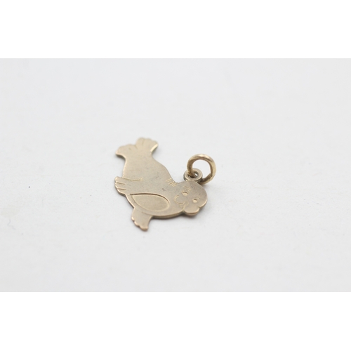 65 - 9ct gold seal charm (0.6g)