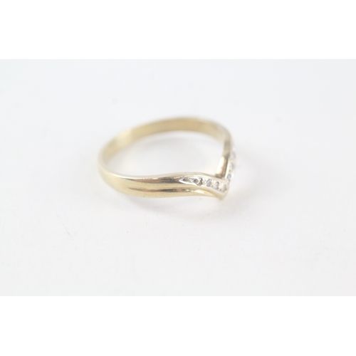 74 - 9ct gold diamond set wishbone chevron ring (2.1g) Size  O