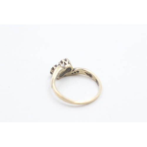 89 - 9ct gold vintage diamond toi et moi ring (2.1g) Size  M