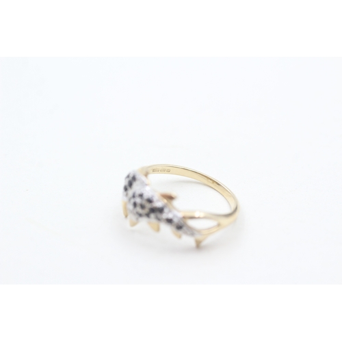 97 - 9ct gold sapphire & diamond double dolphin dress ring (1.7g) Size  L