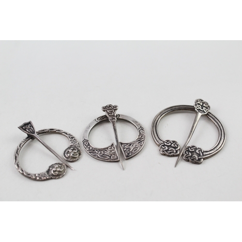 307 - Collection of Sterling Silver Scottish Penannular Brooches x 3 39g