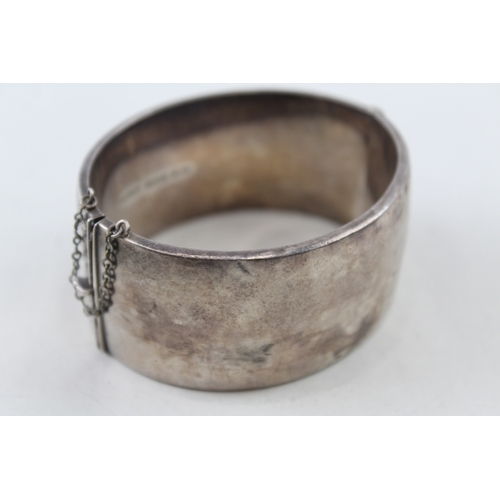 346 - Smith & Pepper Sterling Silver Mid-century Bangle w/ Etched Design 91g