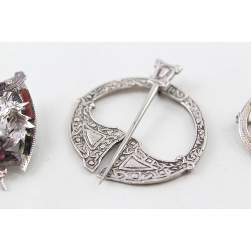 349 - Collection of Sterling Silver Scottish Brooches inc. Penannular Gemstone x 4 28g