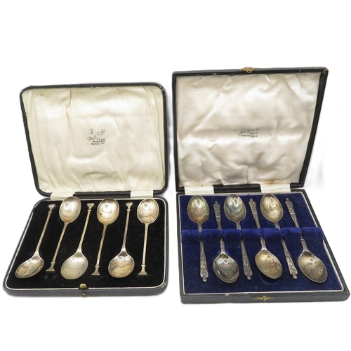 391 - 2 x Boxed sets of silver spoons