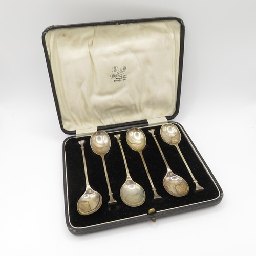 391 - 2 x Boxed sets of silver spoons