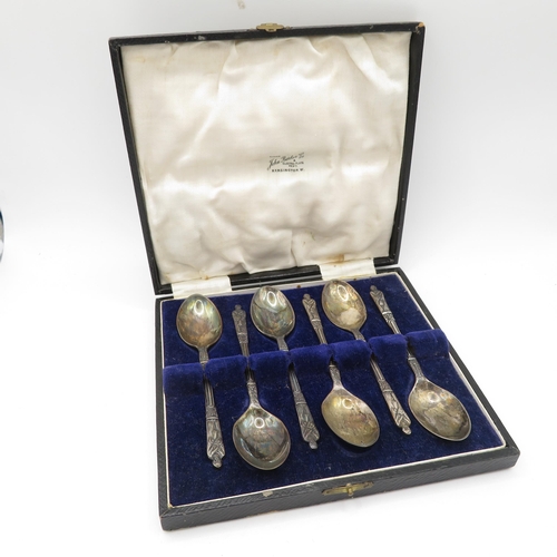 391 - 2 x Boxed sets of silver spoons