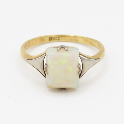 130 - 18ct gold vintage white opal dress ring (2.7g) Size Q - NIBBLES TO CORNER OF STONE