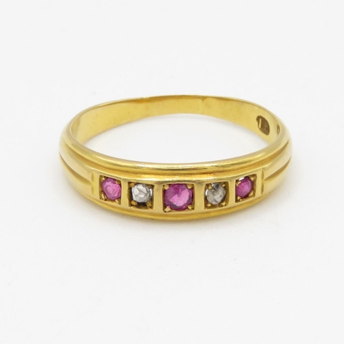 146 - 18ct gold antique ruby & diamond ring (4.3g) Size T