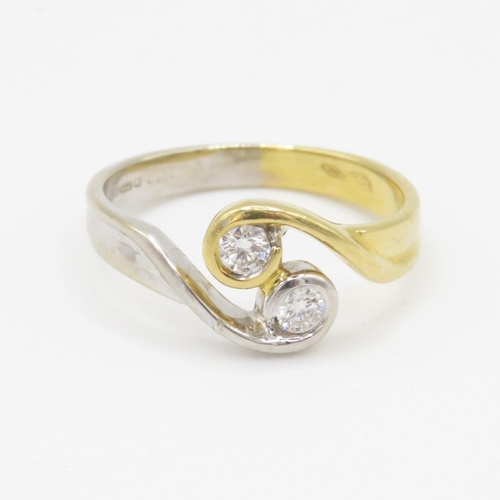 153 - 18ct gold diamond toi et moi ring (3.3g) Size L 1/2