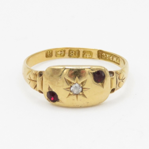 156 - 18ct gold antique star set diamond & red paste dress ring (1.7g) Size N