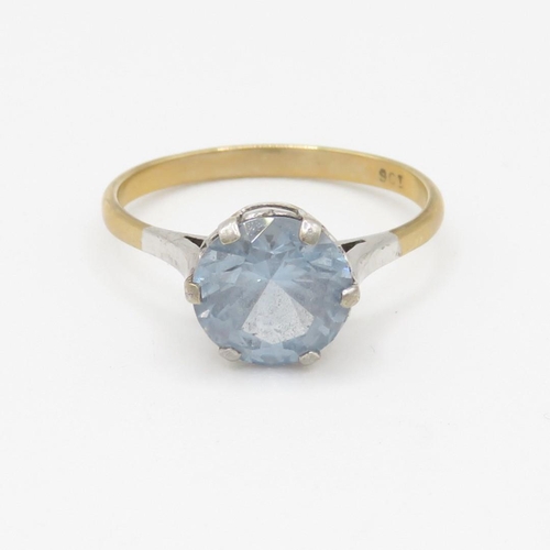 17 - 9ct gold and blue gemstone ring (2.3g) Size O