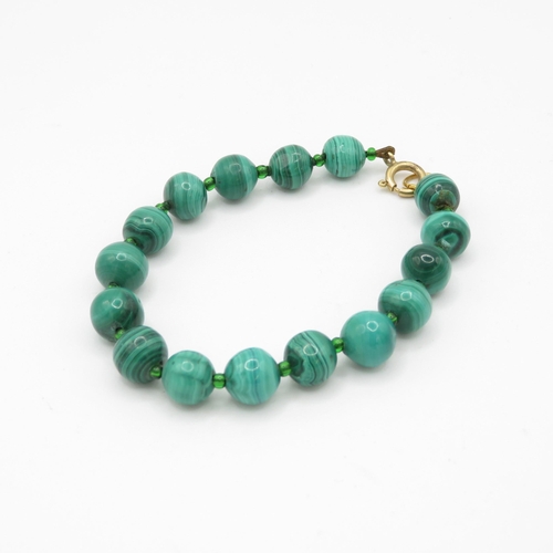 18 - 9ct gold malachite bracelet (20.2g)