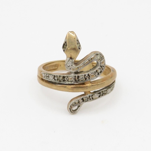 188 - 9ct gold paste snake ring (3g) Size K 1/2