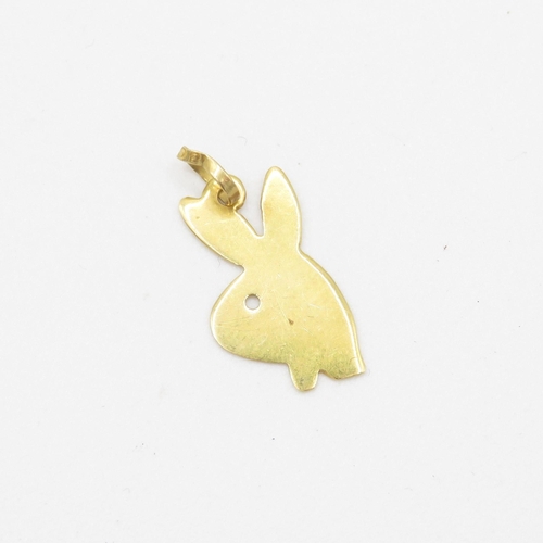 21 - 18ct gold playboy bunny charm (0.5g)