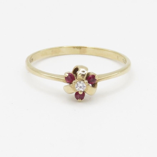 63 - 9ct gold ruby and cubic zirconia ring (1.4g) Size R