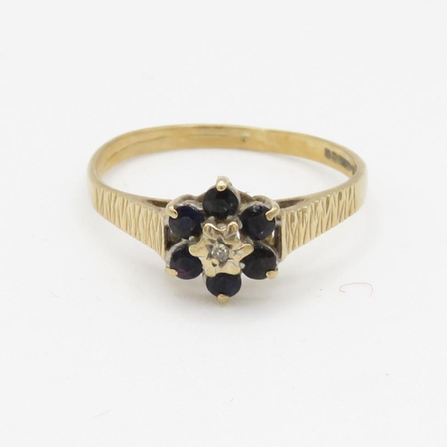 72 - 9ct gold vintage sapphire and diamond set floral cluster ring (1.2g) Size L