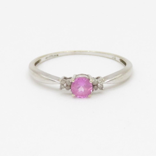 90 - 9ct gold pink gemstone and diamond ring (1.2g) Size Q