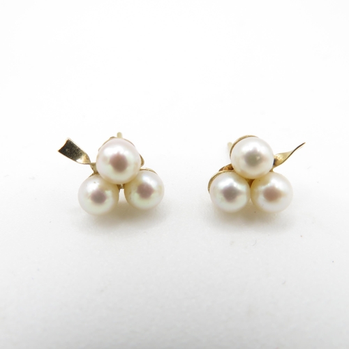 61 - 9ct gold cultured pearl stud earrings (1.1g)