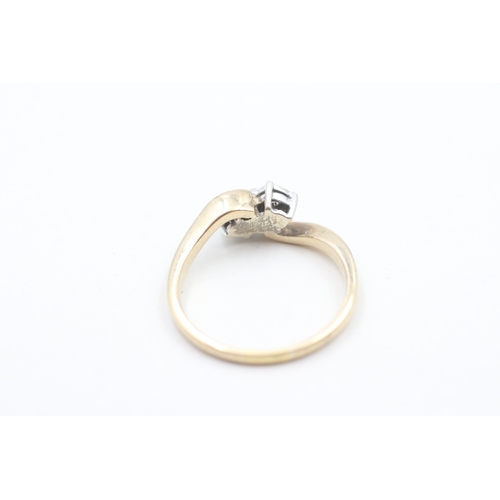 107 - 9ct gold diamond toi et moi ring (3.2g) Size P