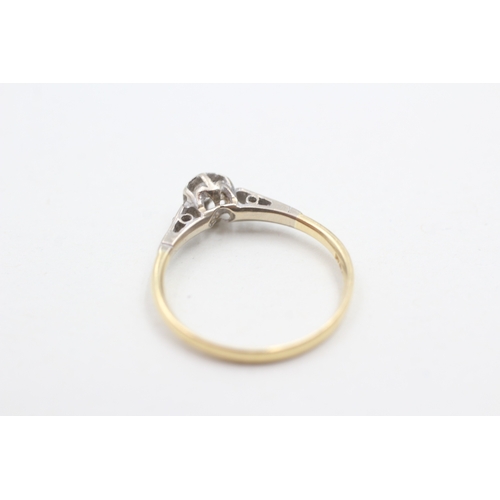 111 - 18ct gold & platinum diamond solitaire ring (2.1g) Size O