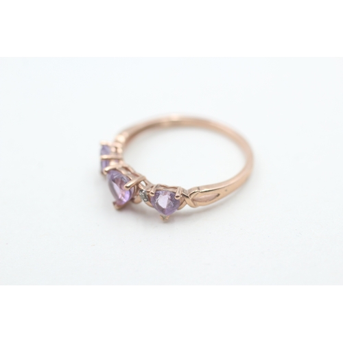 117 - 9ct gold diamond and amethyst ring (1.1g) Size O