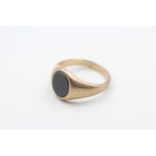 12 - 9ct gold vintage bloodstone signet ring (3.2g) Size J