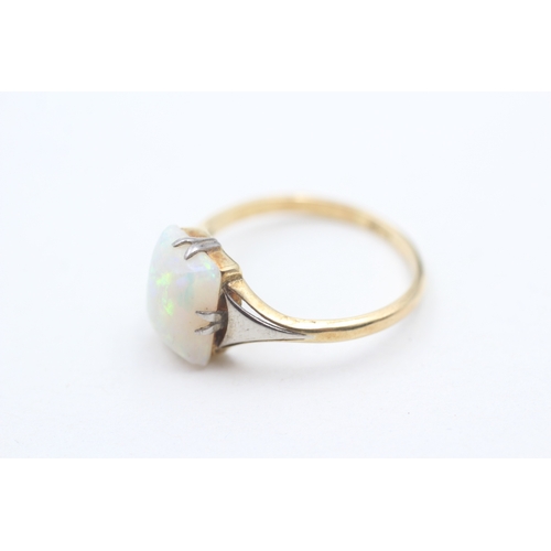 130 - 18ct gold vintage white opal dress ring (2.7g) Size Q - NIBBLES TO CORNER OF STONE