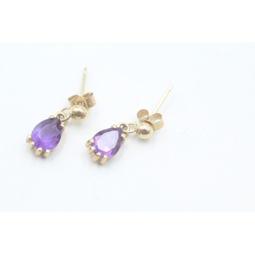 161 - 9ct gold pear cut amethyst drop earrings (1g)