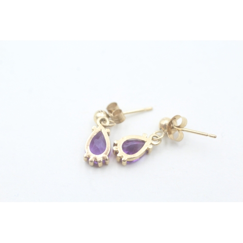 161 - 9ct gold pear cut amethyst drop earrings (1g)