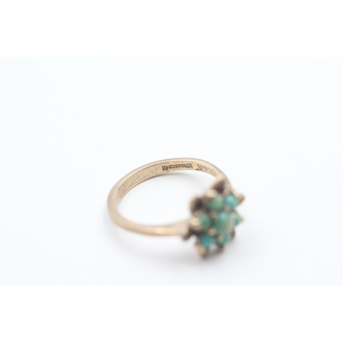 164 - 9ct gold and turquoise flower cluster set ring (3.1g) Size L 1/2