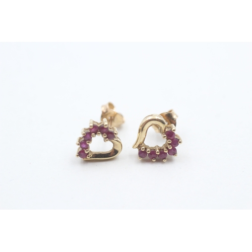 166 - 9ct gold ruby heart stud earrings (1.3g)