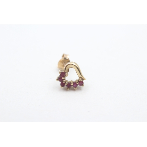 166 - 9ct gold ruby heart stud earrings (1.3g)