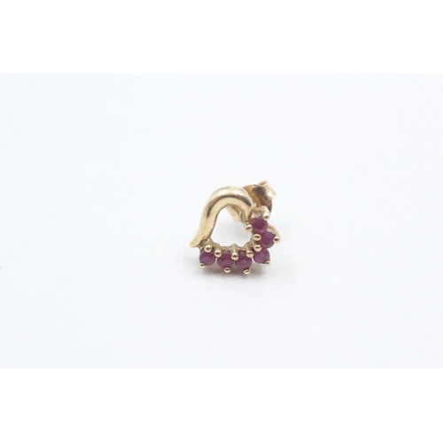 166 - 9ct gold ruby heart stud earrings (1.3g)