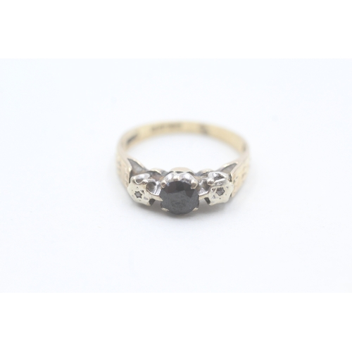 187 - 9ct gold sapphire and diamond ring (2.4g) Size K 1/2