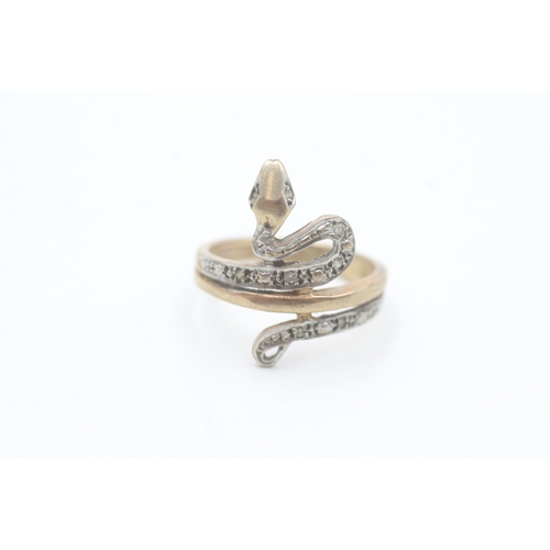 188 - 9ct gold paste snake ring (3g) Size K 1/2