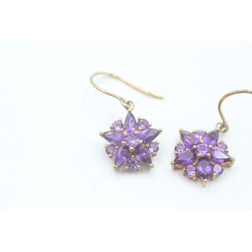 194 - 9ct gold and amethyst hook drop earrings (2.3g)