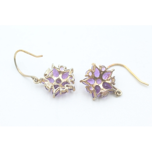 194 - 9ct gold and amethyst hook drop earrings (2.3g)