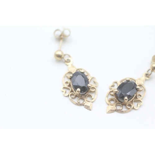 195 - 9ct gold and sapphire drop stud earrings (1.8g)