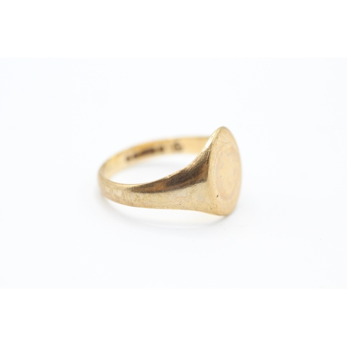 2 - 9ct gold signet ring (2.7g) Size M