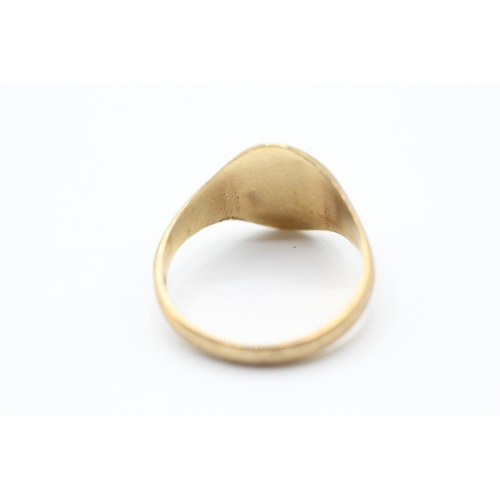 2 - 9ct gold signet ring (2.7g) Size M