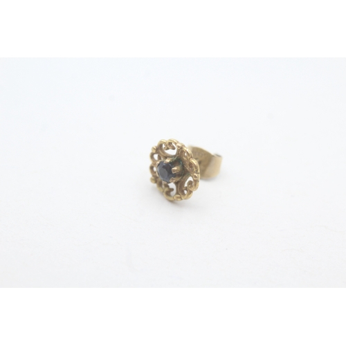 201 - 9ct gold and sapphire stud earrings (1.6g)