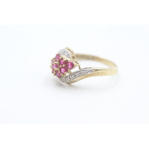 208 - 9ct gold ruby and diamond ring (2.4g) Size O