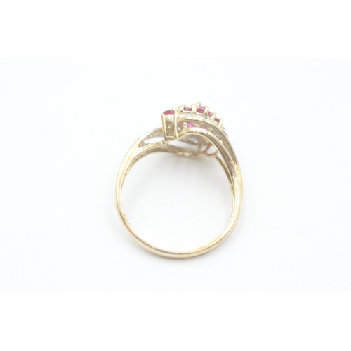 208 - 9ct gold ruby and diamond ring (2.4g) Size O