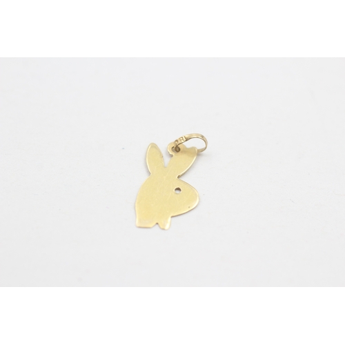 21 - 18ct gold playboy bunny charm (0.5g)