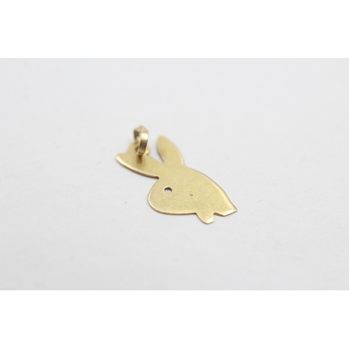 21 - 18ct gold playboy bunny charm (0.5g)