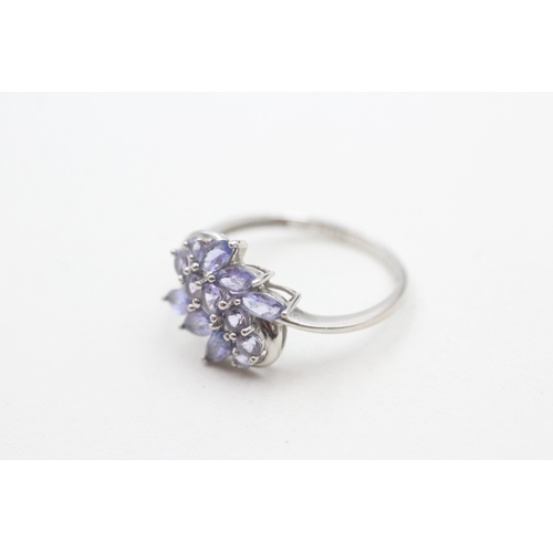 212 - 950 platinum and tanzanite ring (3.6g) Size P