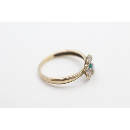 215 - 9ct gold chrysoprase and diamond ring (1.4g) Size N 1/2