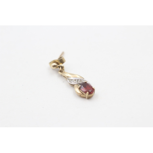 217 - 9ct gold garnet and diamond drop stud earrings (2g)