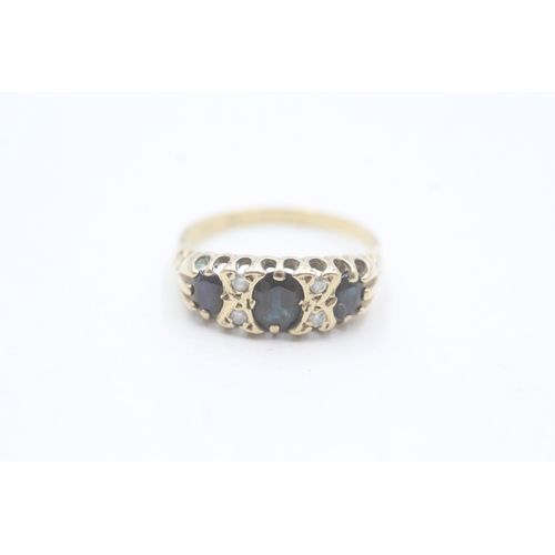 227 - 9ct gold sapphire and diamond ring (1.6g) Size M